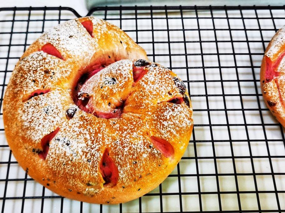 火龙果乳酪软欧