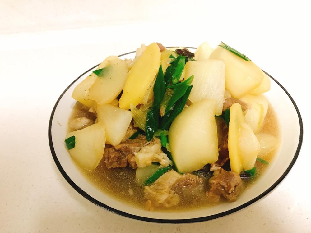 萝卜牛腩煲