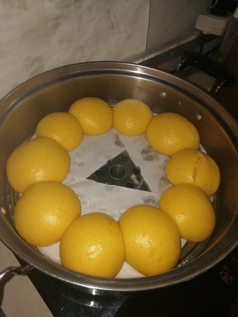 新手也可以--详解如何做出人见人爱、金黄的南瓜馒头