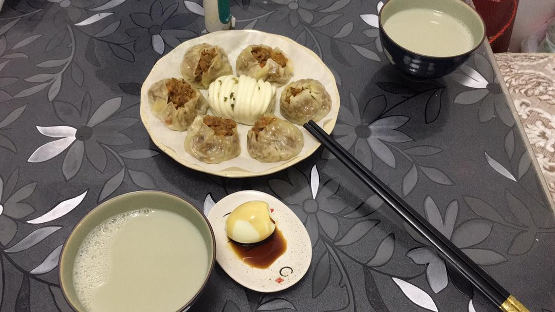 猪肉春笋糯米烧麦