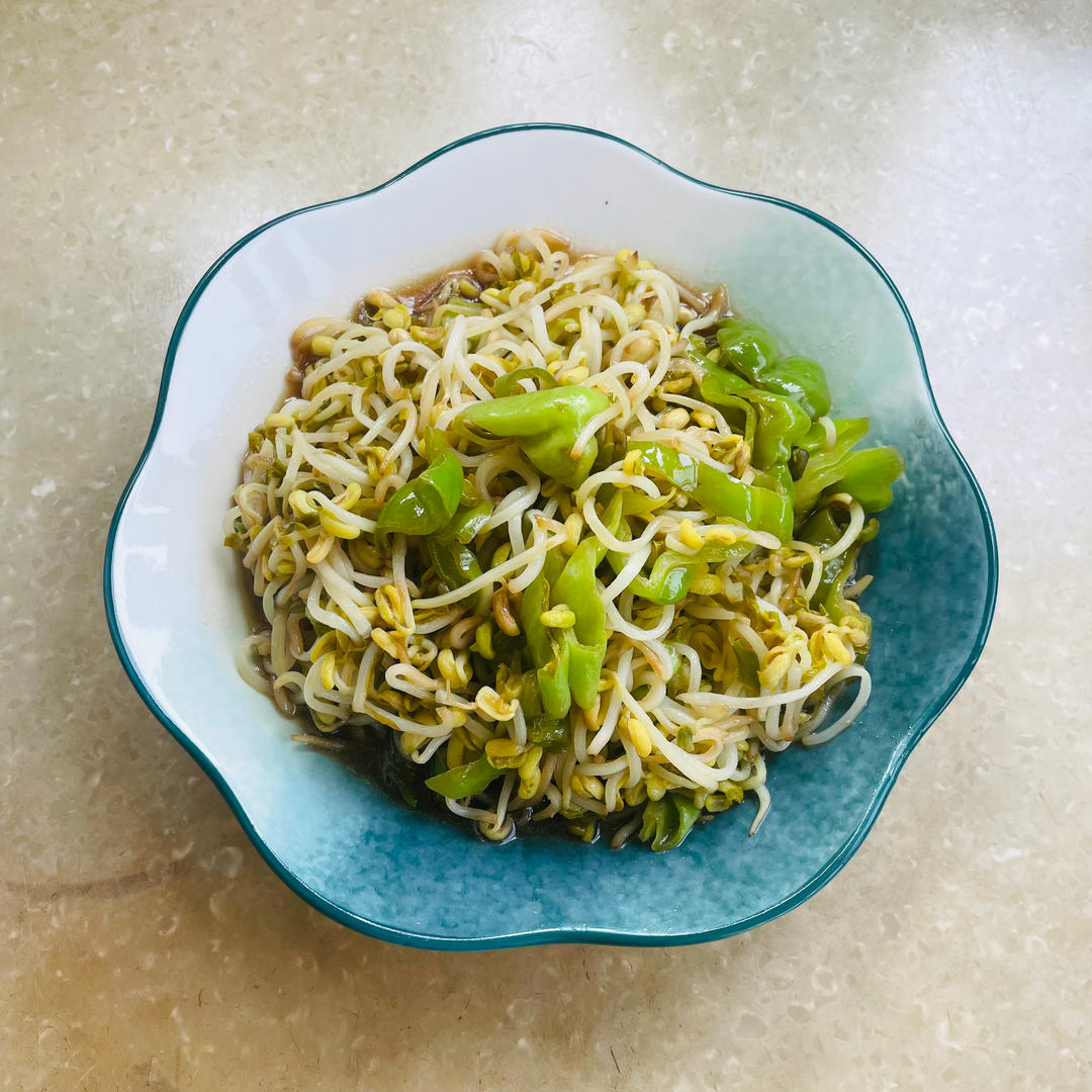 翡翠银芽（绿豆芽炒青椒）