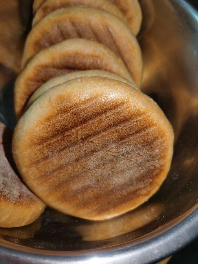 妈妈教做外焦里嫩发面小饼