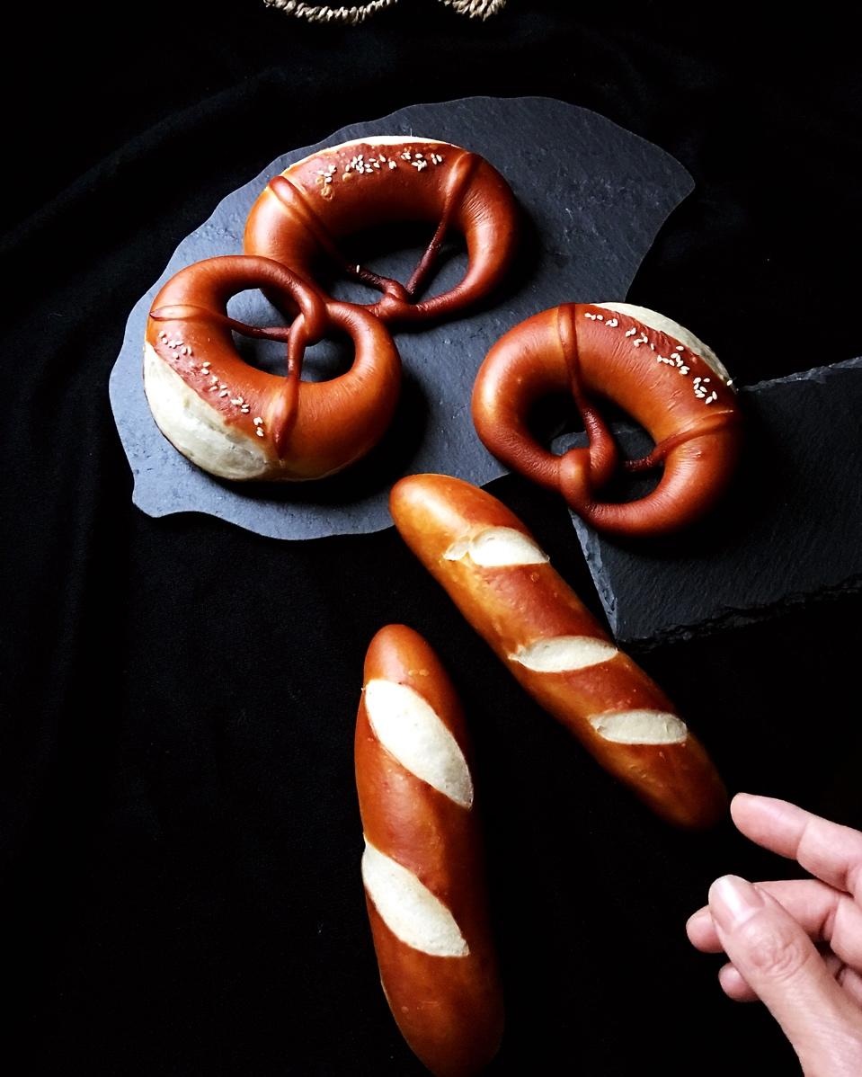 无忧无虑的斌做的德国碱水面包~普雷节,扭结面包