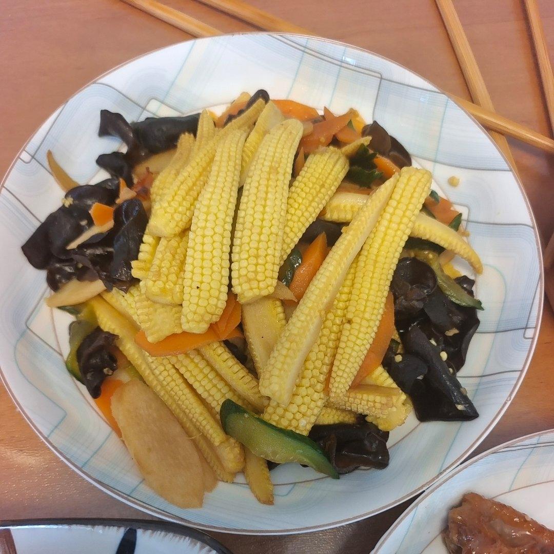 好吃不胖，缤纷玉米笋炒时蔬
