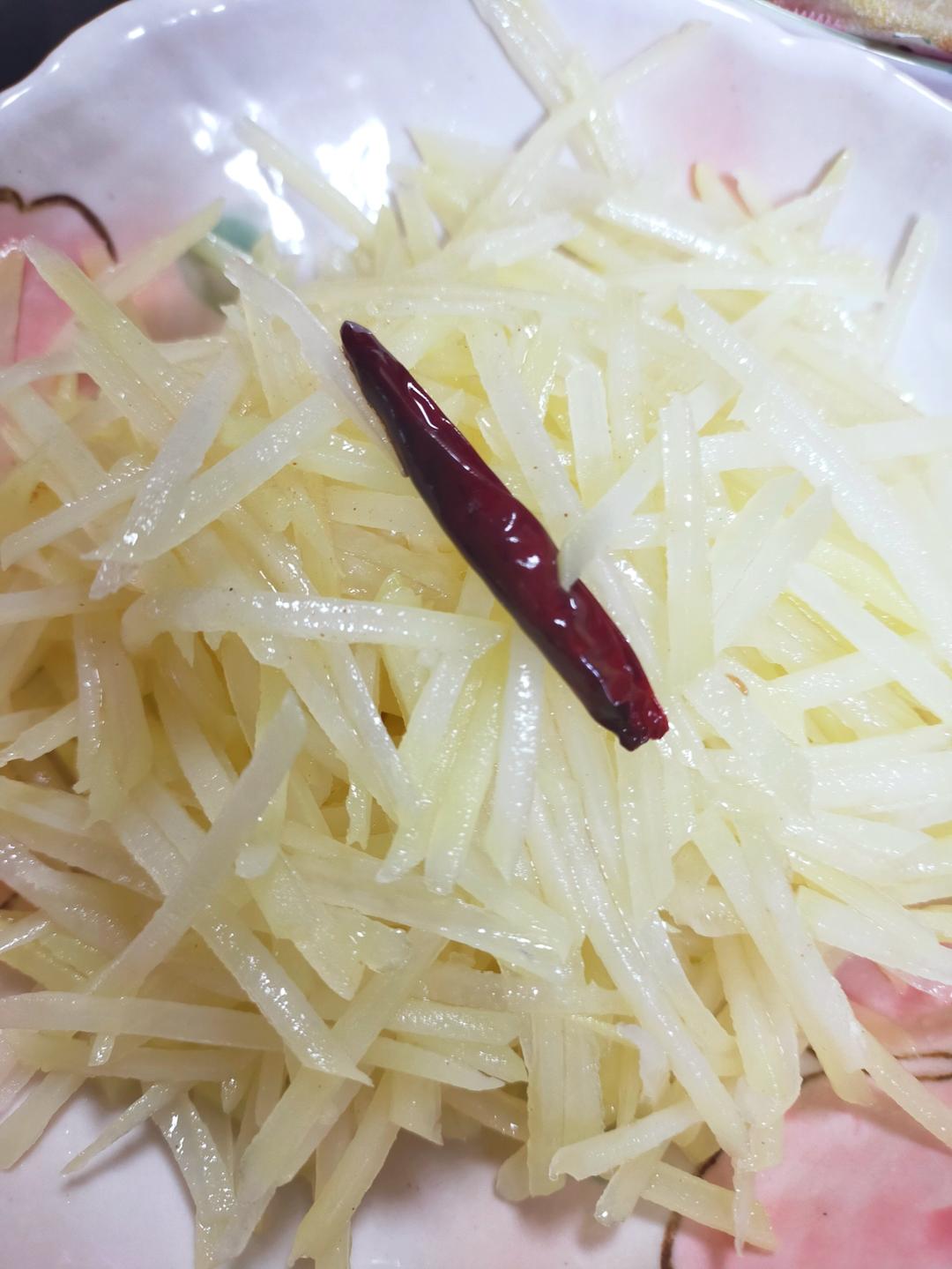 呛拌土豆丝——夏季吃凉菜要注意