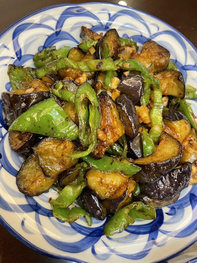 红烧茄子（佐西红柿尖椒）