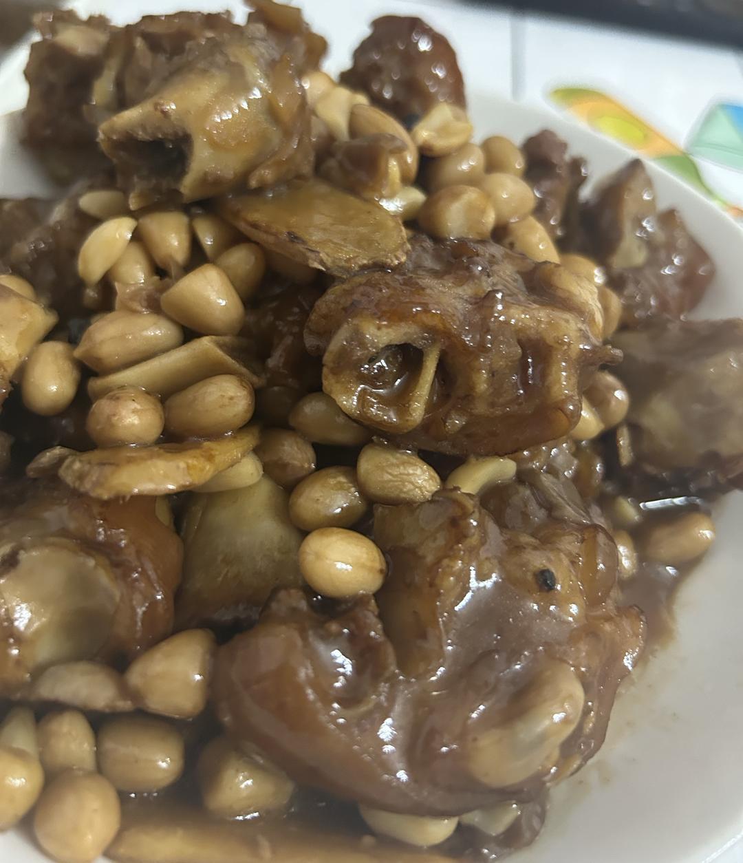 南乳花生猪脚煲