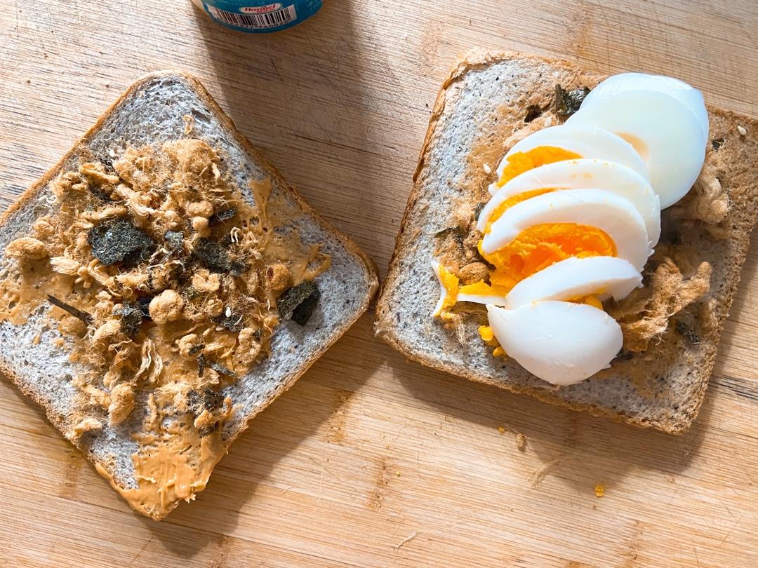 肉松鸡蛋沙拉三明治