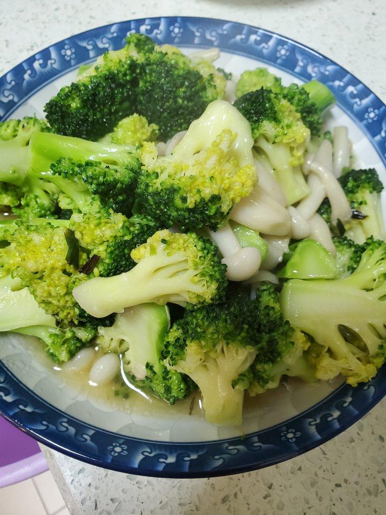 低脂低卡‼️鲜嫩好吃不长胖的西兰花炒菌菇