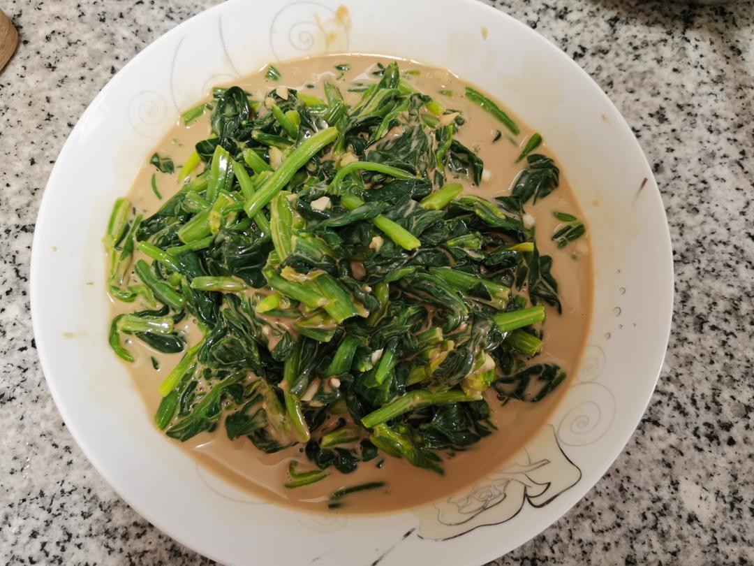 老少都爱吃的麻酱拌菠菜