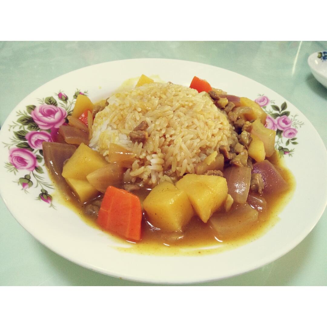 咖喱鸡块饭