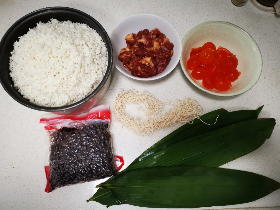 S家的蛋黄鲜肉粽的做法 步骤3