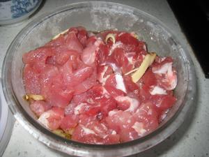 肉片炒榨菜的做法 步骤1
