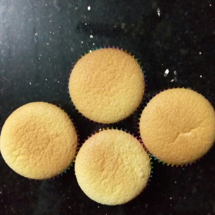 海绵纸杯蛋糕