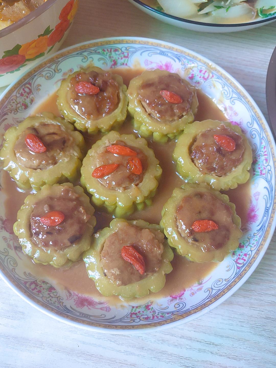 厨师长教你：“苦瓜酿肉”的家常做法，口感和味道很棒，先收藏了