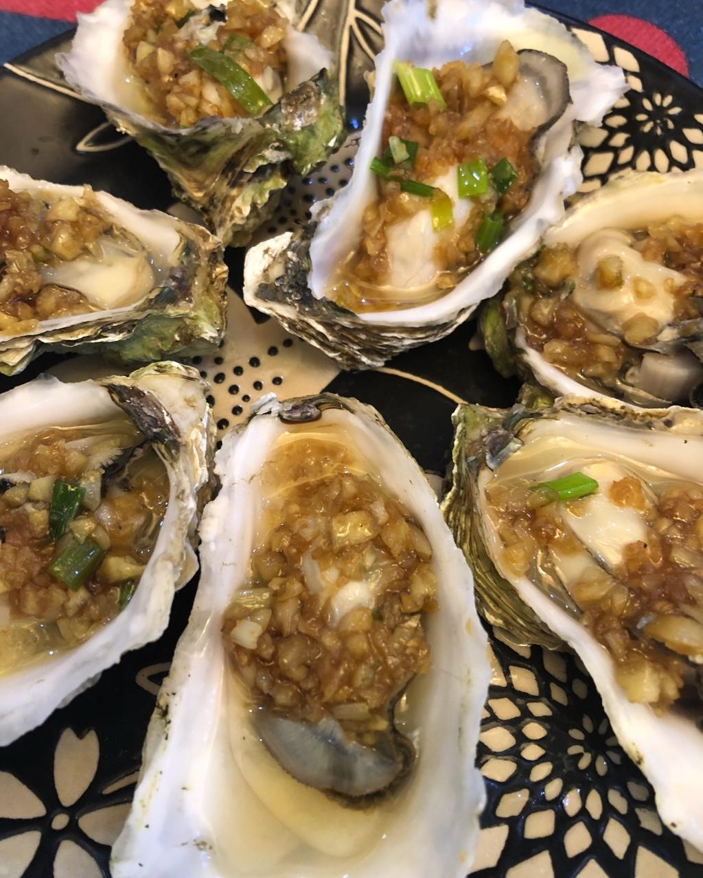 蒜泥生蚝（带壳蒸）