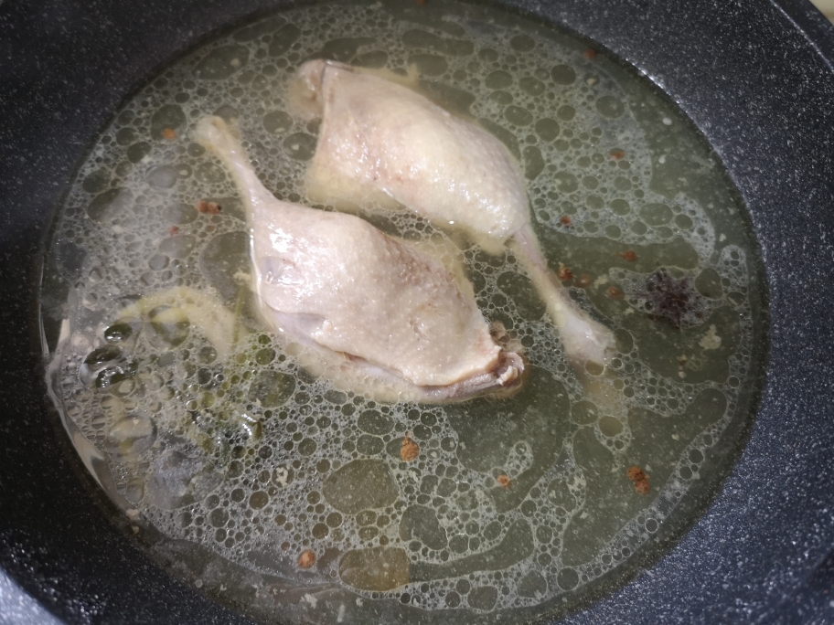先煮后烤丶浓香四溢的烤鸭腿的做法 步骤4