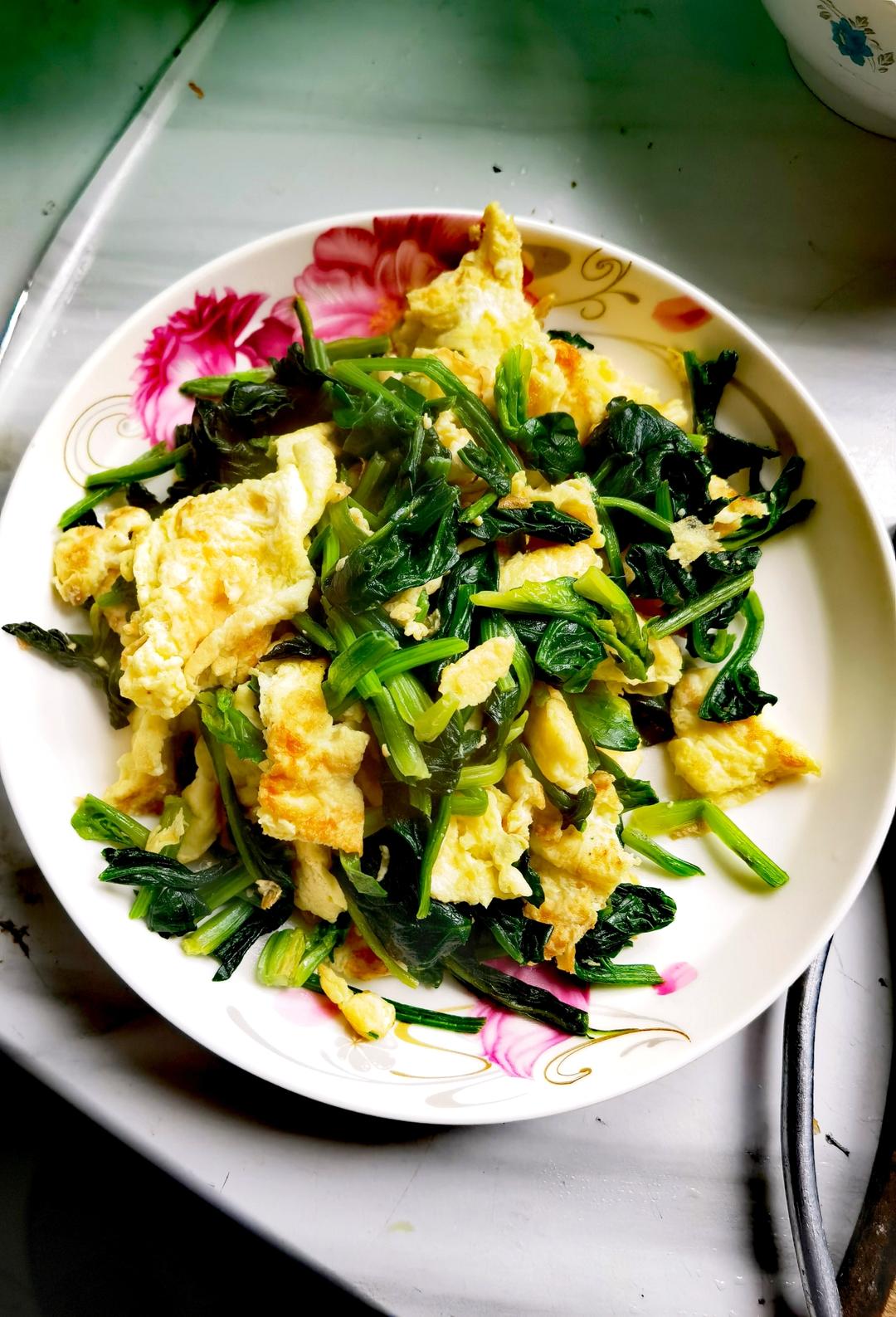 菠菜炒鸡蛋