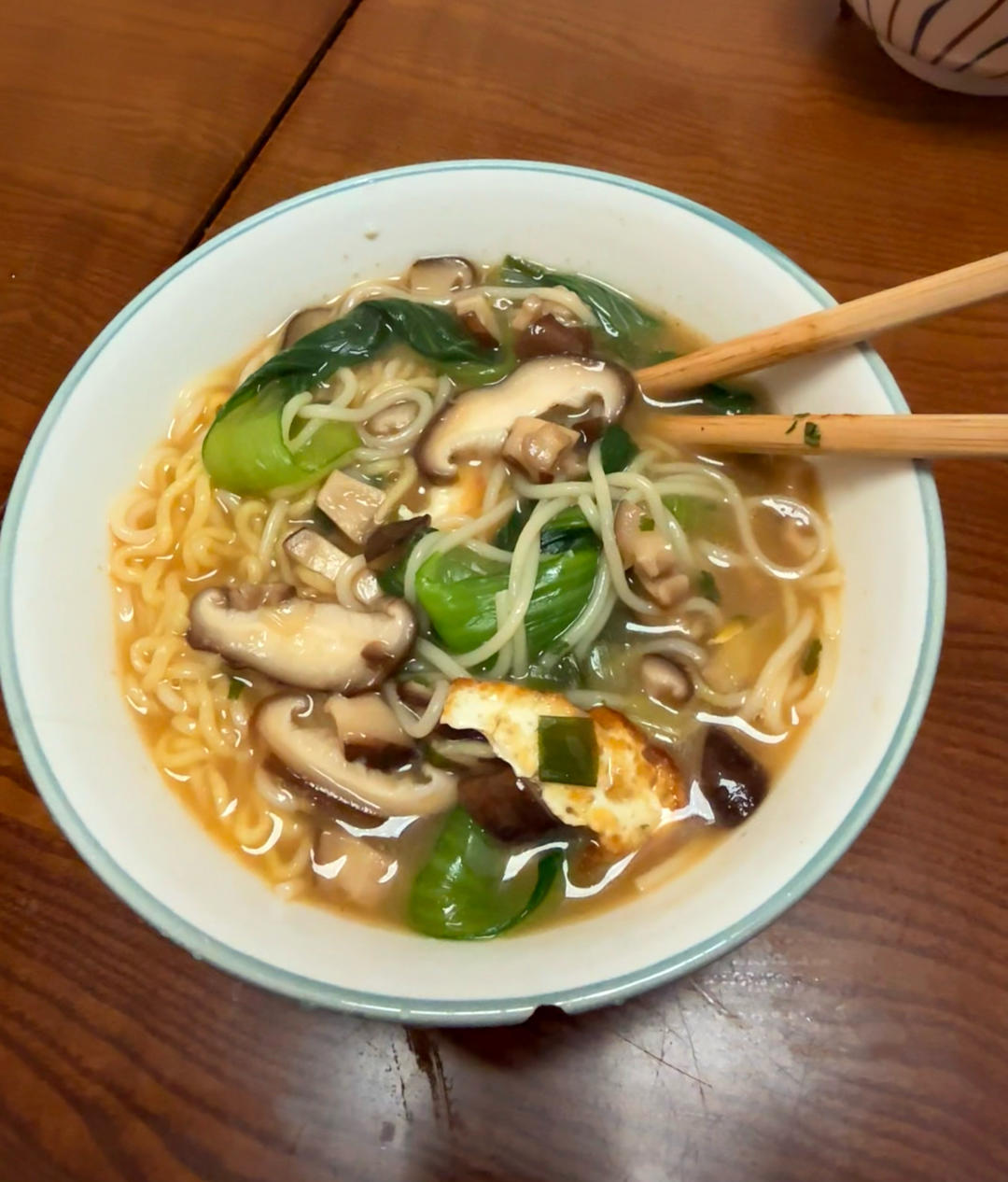 菌汤面条 看得见的香菇 尝得到的鲜美 这才是真正的菌汤