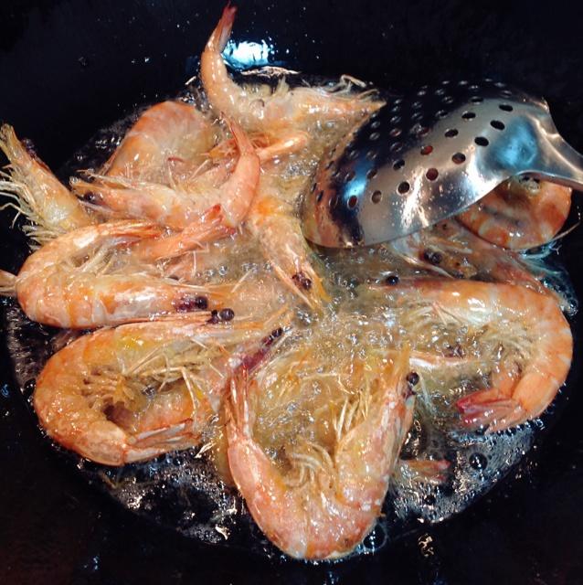 干锅虾虾（最详细的图文解说）的做法 步骤4
