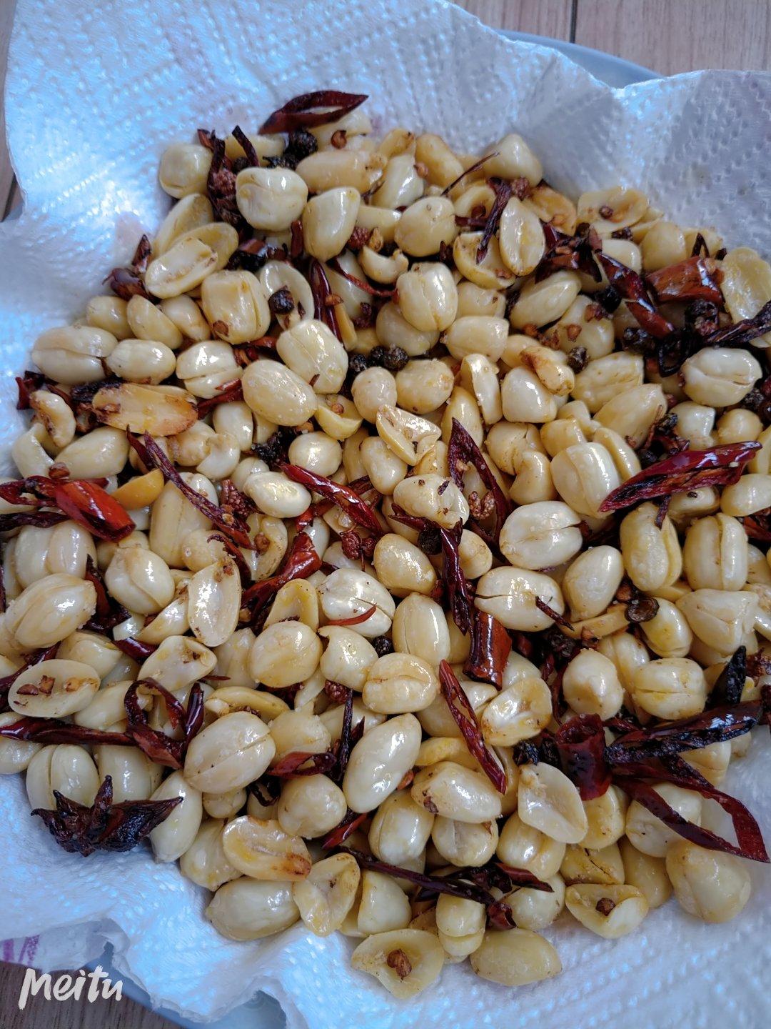 厨师长教你：“麻辣花生米”的家常做法，口口香脆，收藏了