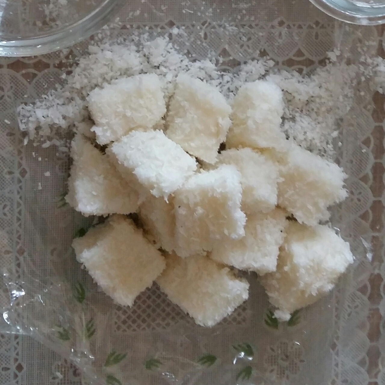 完胜85度C牛奶椰丝小方