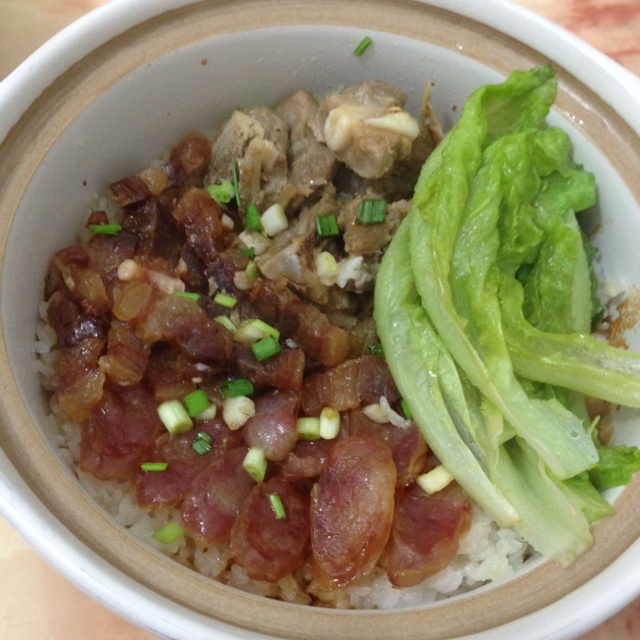 香肠煲仔饭