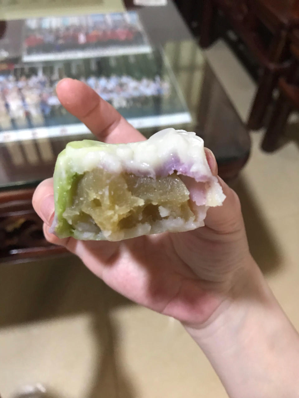 绝世好方！不开裂不粘手港式冰皮月饼（附奶黄馅做法）