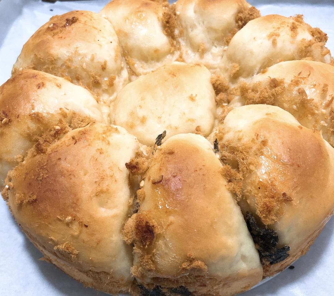 肉松奶酪花环面包