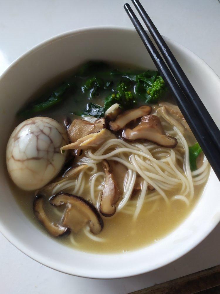 香菇鸡丝面
