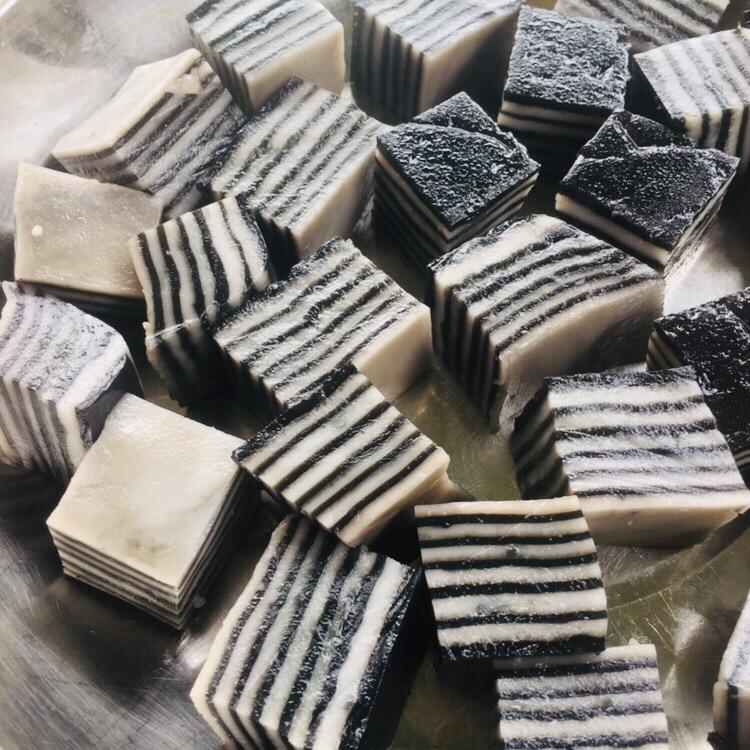 黑芝麻千层马蹄糕