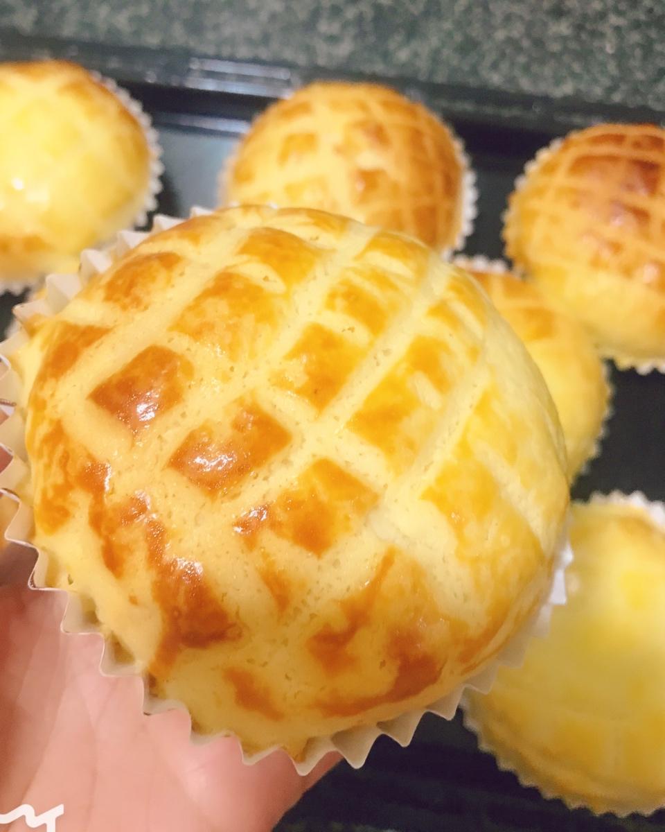好吃到炸裂的港式菠萝包（附带制作酥皮的小视频）