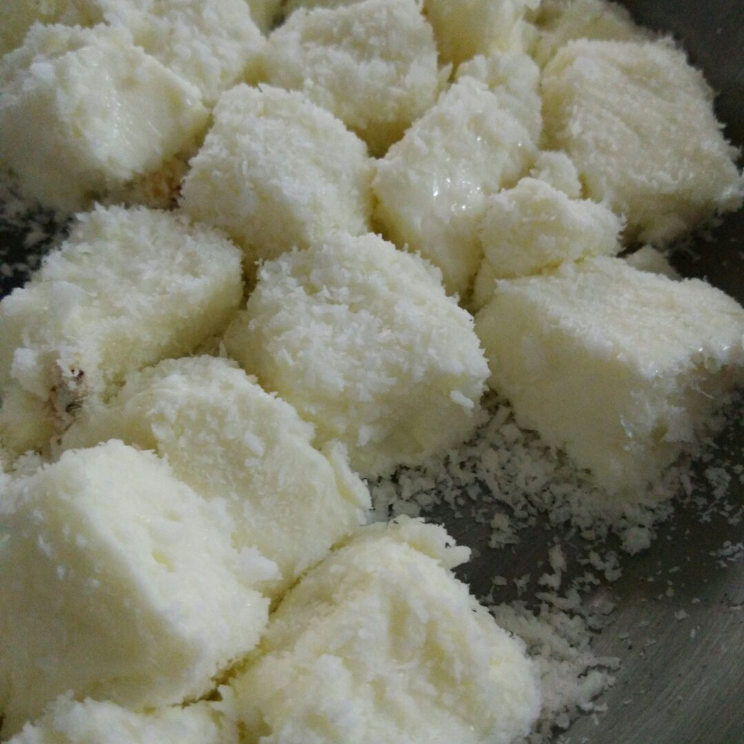 牛奶椰丝小方块