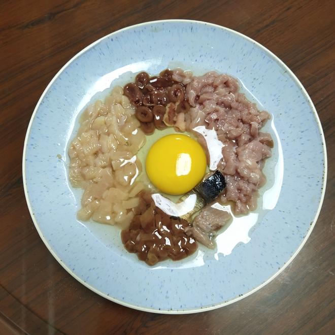 05自制生骨肉「鸡胸肉+鸭胸肉+秋刀鱼+鸭肝+鸡心」的做法