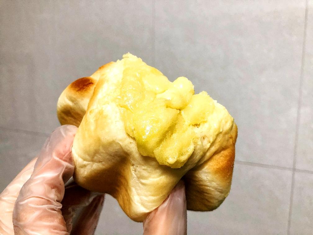 榴莲芝士软欧包