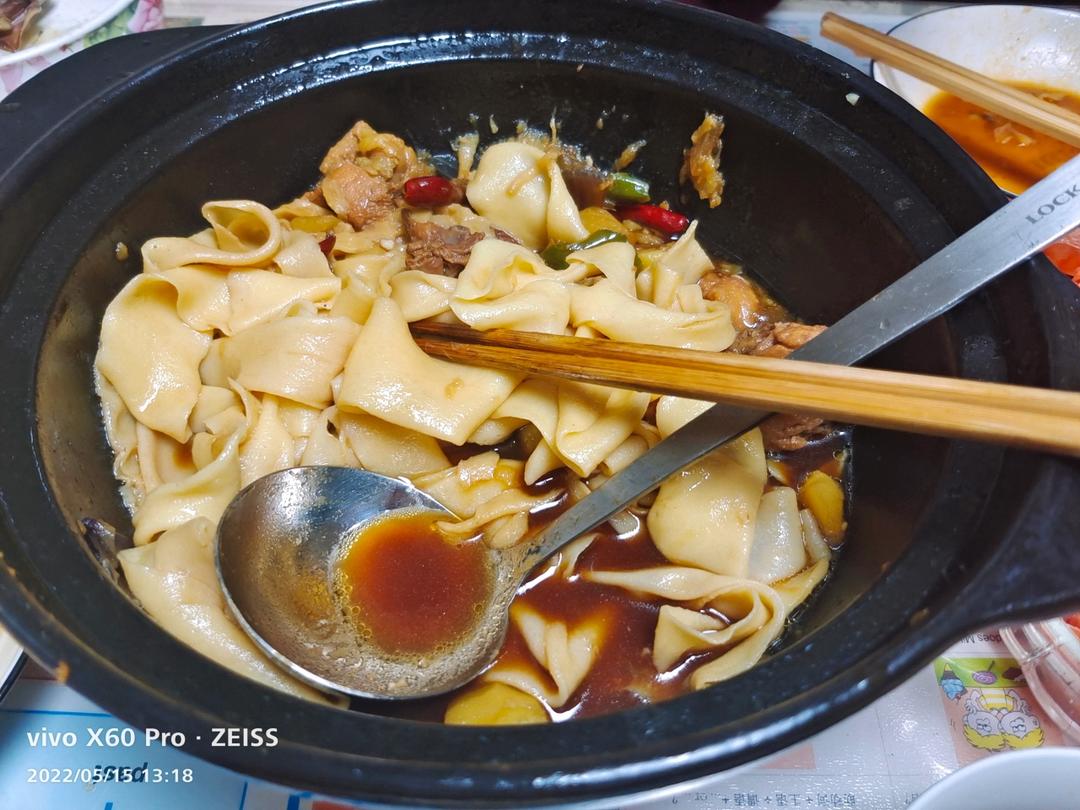 新疆特色大盘鸡（附加皮带面做法）