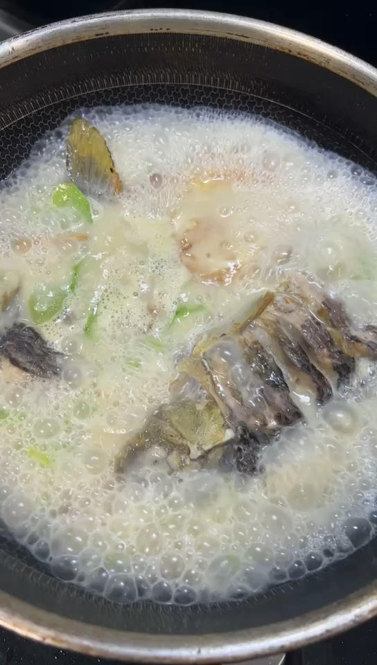 丝瓜鲤鱼骨汤