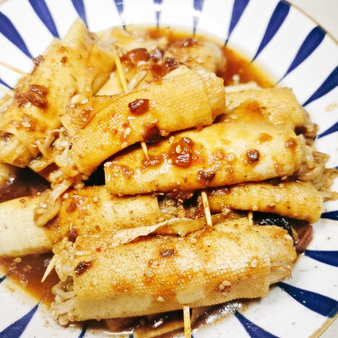 煎豆腐皮卷金针菇
