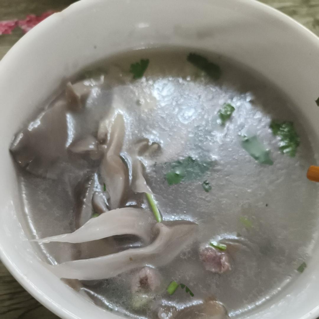 秀珍菇肉片汤