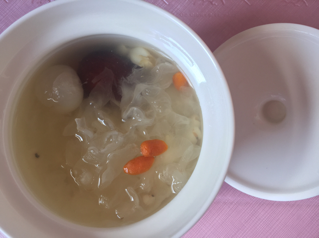 红枣薏米银耳羹