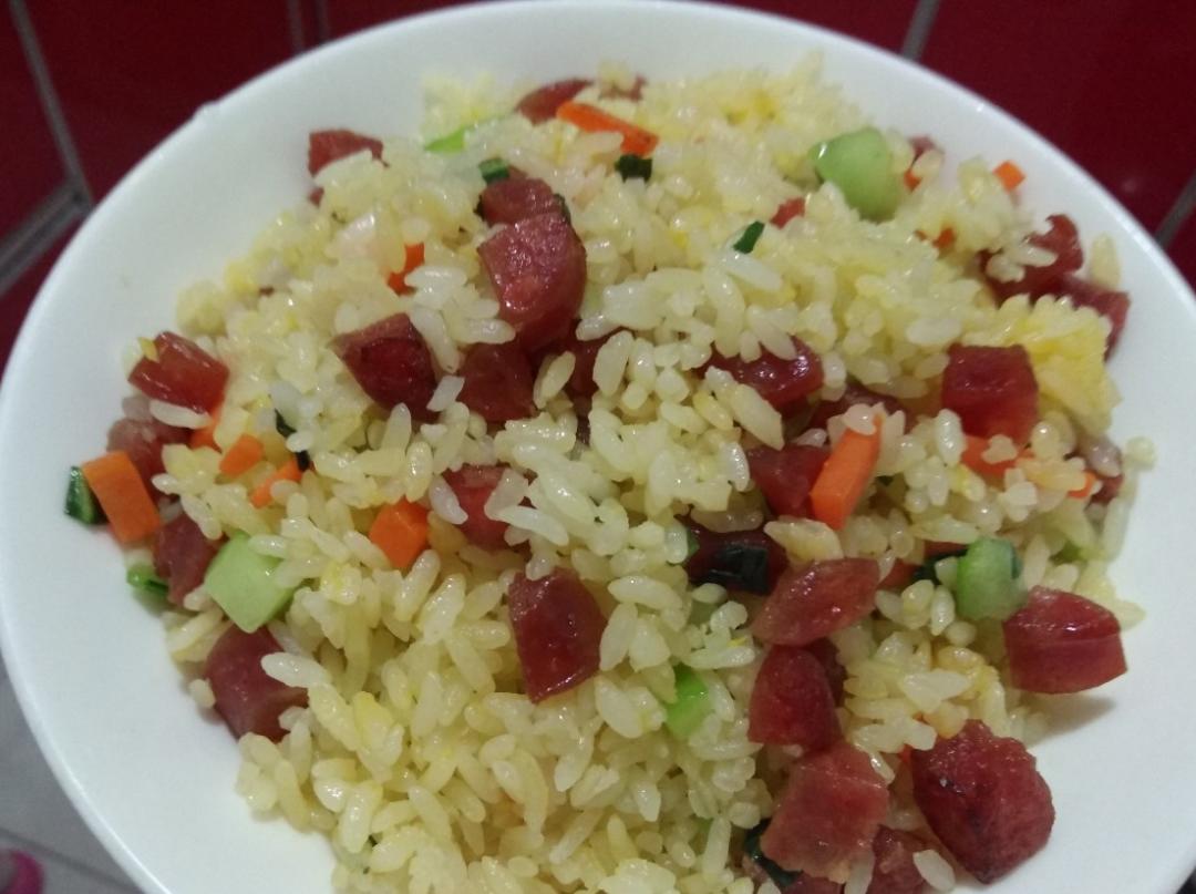 腊肠黄金炒饭