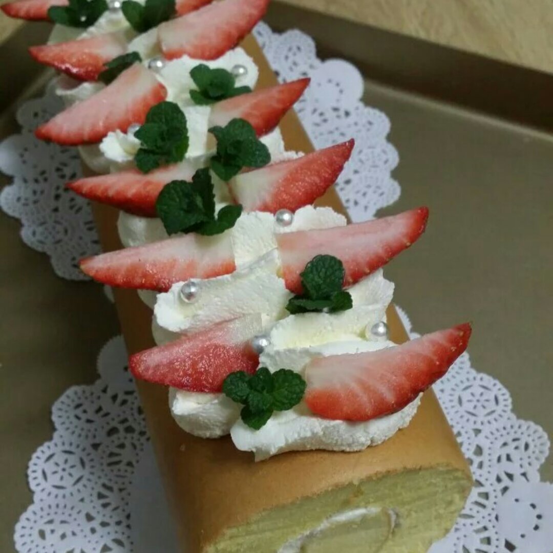 《Tinrry下午茶》教你做基础原味蛋糕卷