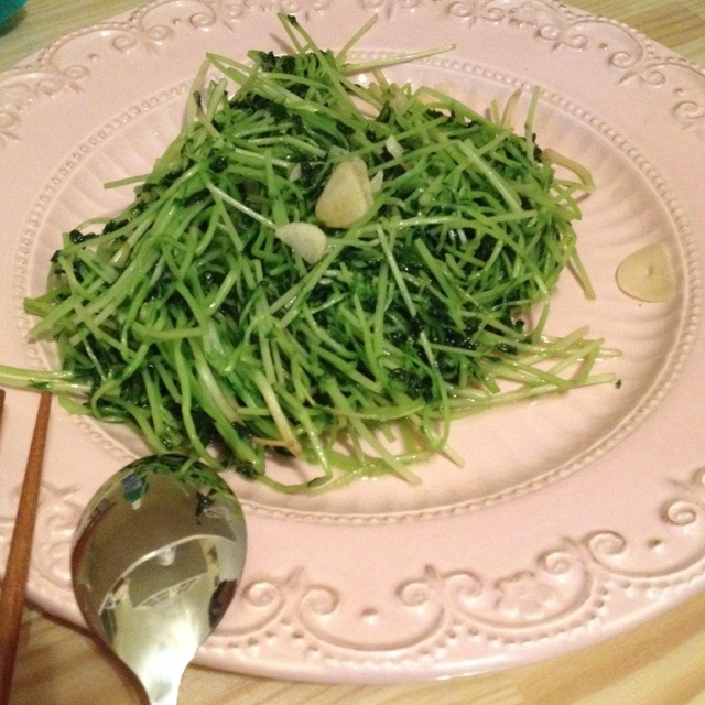 清炒豆苗