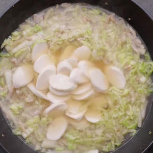 白菜肉丝年糕汤的做法 步骤5