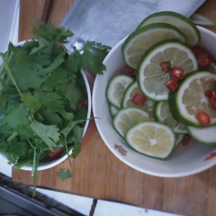 柠檬百香果香茅鸡爪