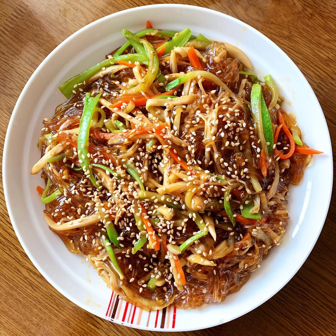 estherw做的韩式粉丝炒杂菜koreanstyleglassnoodleswithvegetables
