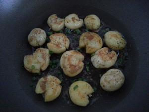 香煎小土豆的做法 步骤5