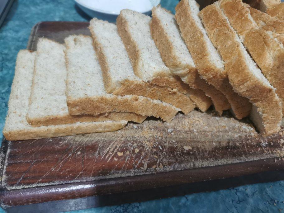 软到拿不起来的生吐司