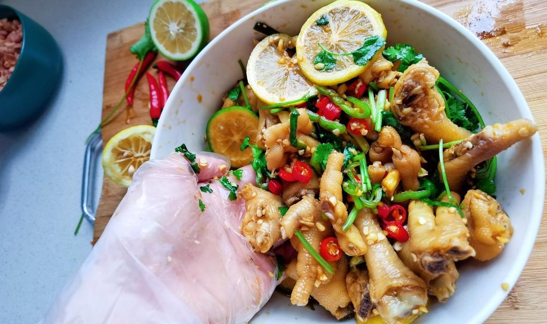 【柠檬酸辣鸡爪】自制超级无敌美味的网红鸡爪