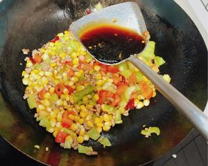 超下饭的贵州西红柿青椒肉沫炒玉米的做法 步骤12